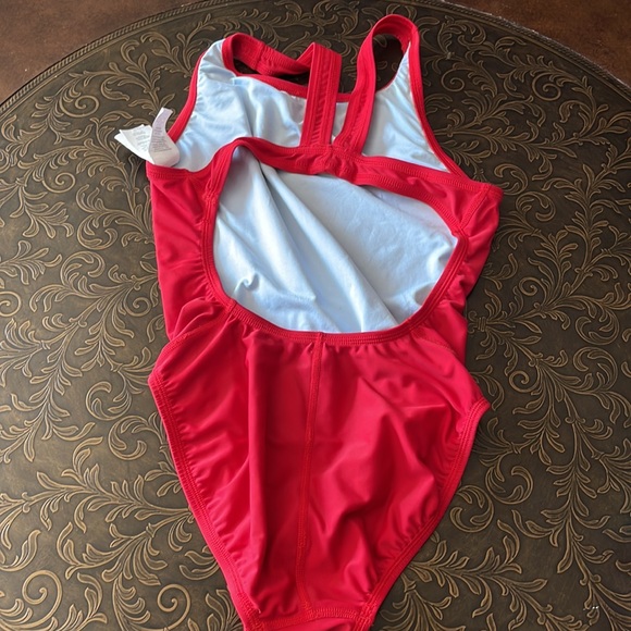 Nike One Piece preowned Racerback Swimsuit Powerback Solid Red Womens size 8 - Picture 3 of 6